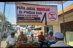 Para Jagal RPH Pegirian Menolak Dipindahkan