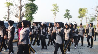 Sinergi Sejuk, Polres Nganjuk dan BWS Bengawan Solo Jalan Sehat di Bendungan Semantok
