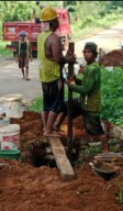 Proyek Galian Kabel PLN di Desa Manggungjaya Diduga Abaikan Standar K3