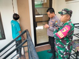 Gempar Seorang Pria Gantung Diri di Masjid 
