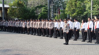 Apel Jam Pimpinan, Kapolres Nganjuk Apresiasi Kinerja Anggota dan Tekankan Pentingnya Jaga Kesehatan