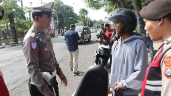Polres Nganjuk Lakukan Penyekatan Jelang Pengesahan Warga Baru IKSPI di Madiun