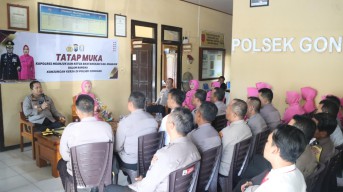 Kunjungi Polsek Gondang, Kapolres Nganjuk Ingatkan Anggota Jaga Etika dan Integritas