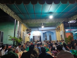 Rekan Media Khoirul Sekeluarga Siap Berangkat Umroh, Gelar Tasyakuran di Kediamannya