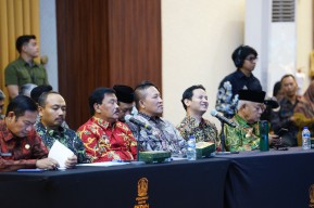 Bupati Sampang Hadiri High Level Meeting Forum Investasi Jawa Timur di Gedung Negara Grahadi