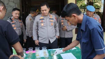 Kapolres Nganjuk Sambangi Polsek Baron, Tegaskan Komitmen Bebas Narkoba dan Tingkatkan Kinerja