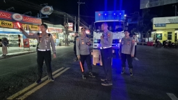 Libatkan Personel Gabungan Kapolresta Banyuwangi Turun Langsung Pimpin Urai Kepadatan di Pelabuhan Ketapang