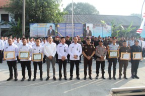 Kakanwil Ditjenpas Jawa Timur Tekankan Sinergitas Pada Apel Bersama dan Pemberian Penghargaan Pegawai Berprestasi