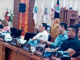 Henry Walukow Soroti Kesenjangan Anggaran Antar-OPD dalam Ranperda RPJMD Sulut 2025–2029