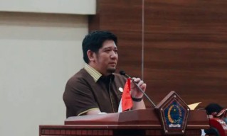 Raski Mokodompit Bacakan 10 Catatan Fraksi Golkar terhadap APBD Perubahan Sulut 2025