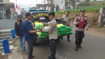Polres Pasuruan Gelorakan Program Beras Murah, Polsek Tosari Prioritaskan Masyarakat Pelosok