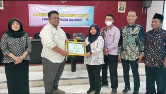 Puskesmas Banyuanyar Raih Penghargaan atas Pelaksanaan Screening ODGJ Berat