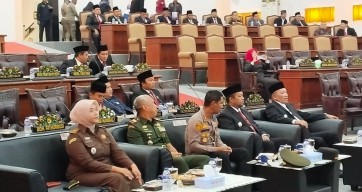 DPRD Sampang Gelar Rapat Paripurna untuk Memperingati HUT ke-80 Kemerdekaan RI dan Bahas APBN 2026
