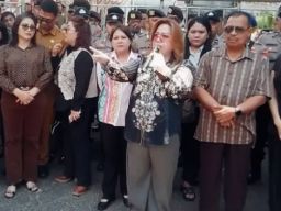 Aspirasi Sopir Dump Truck Menggema di DPRD Sulut, Inggried Sondakh: “Kami Merasakan Derita yang Sama”