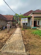 Pembangunan jalan Paving Block Di Kampung Erjeruk Sabrang Desa Rancapinang Di Sambut Warga