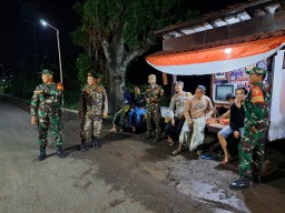 Polsek Wonorejo Gandeng TNI dan Banser, Sambangi Pos Kamling untuk Cipta Kamtibmas