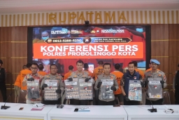 Polres Probolinggo Kota Amankan 10 Tersangka Jaringan Narkoba Dalam Operasi Tumpas Semeru 2025