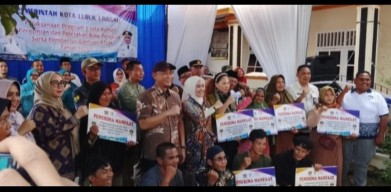 Walikota Lubuklinggau Lakukan Peletakan Batu Pertama Tanda Dimulainya Pembangunan Program Rumah Layak Huni