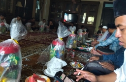 Keluarga Besar Haji Syeirofi Gelar Maulid Nabi dengan Suasana Khidmat
