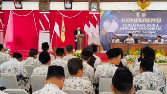 Bupati Sampang Apresiasi Konferensi PGRI, Tekankan Pentingnya Peran Guru
