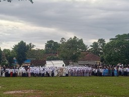 Upacara Hari SANTRI 2025 di Alun-Alun Cibaliung Berlangsung Lancar Dan Penuh Semangat Kebangsaan