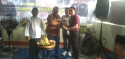Thumbnail Polsek Sukomanunggal Gelar Tasyakuran dan Kenal Pamit Kapolsek, Wujudkan Tradisi Kebersamaan dan Pengabdian Polsek Sukomanunggal Gelar Tasyakuran dan Kenal Pamit Kapolsek, Wujudkan Tradisi Kebersamaan dan Pengabdian