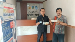 Thumbnail Polisi Menyapa di Samsat Surabaya Barat: Wujud Pelayanan Prima kepada Masyarakat Polisi Menyapa di Samsat Surabaya Barat: Wujud Pelayanan Prima kepada Masyarakat