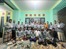 Peringatan Hari Santri 2025: Ketua Majelis Anti Galau Sampang Ajak Santri Tingkatkan Kualitas Akhlak dan Karakter"