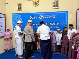 Thumbnail Kapolsek Kejayan Gelar Doa Bersama dan Santunan Anak Yatim, Harap Keberkahan dan Kondusivitas Wilayah Kapolsek Kejayan Gelar Doa Bersama dan Santunan Anak Yatim, Harap Keberkahan dan Kondusivitas Wilayah