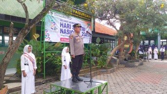 Kapolsek Prigen Jadi Pembina Upacara di MTsN 3 Pasuruan, Ajak Siswa Jauhi Kenakalan Remaja
