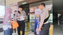 Cara Baru di KB Samsat Surabaya Utara, Hadir Lebih Dekat dan Humanis di Tengah Masyarakat, Melalui " Polantas Menyapa"
