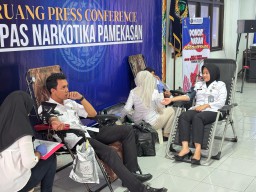 Setetes Darah untuk Negeri: Lapas Narkotika Pamekasan Gelar Donor Darah Peringati Hari Bhakti Kemenimmas ke-1