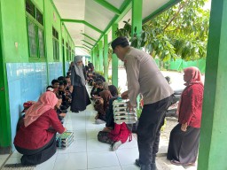 Polres Nganjuk Awasi Pendistribusian Makan Bergizi Gratis di Kecamatan Pace