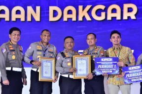 Ditlantas Polda Jatim Raih Penghargaan Juara II Zona A dari Korlantas Polri atas Keaktifan Program Polantas Menyapa