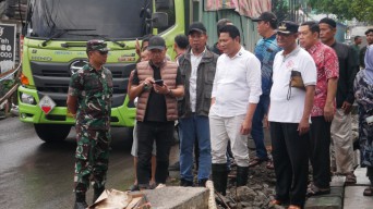 Bupati Sidoarjo Sidak Proyek Betonisasi Kureksari, Tekankan Kualitas dan Ketepatan Waktu