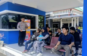Satlantas Polrestabes Surabaya Melalui Program “Polantas Menyapa” Beri Edukasi Langkah Mudah Ujian Praktek SIM