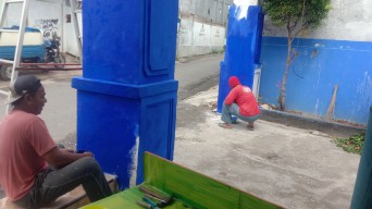 Antusiasme Tinggi Sambut Ketua TP. PKK Sampang: Warga Rongtengah Rela Kerja Bakti