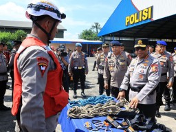 Ratusan Personel Brimob, Samapta, Medis, dan K9 Dikerahkan Polri Perkuat Penanganan Bencana