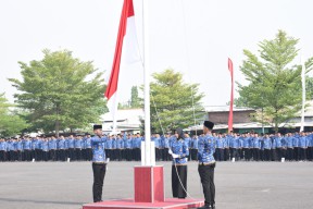 Wabup Sidoarjo Pimpin Upacara Bendera HUT Korpri