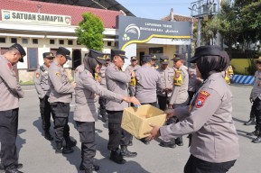 Polres Kediri Galang Donasi Dari Anggota Untuk Korban Bencana Aceh Sumatera