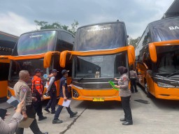 Polres Malang Cek Kelayakan Bus Pariwisata Jelang Nataru
