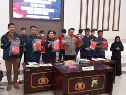 Polrestabes Surabaya Ringkus 8 Pelaku Pencurian dan Pengeroyokan di Karah, 6 Masih Buron