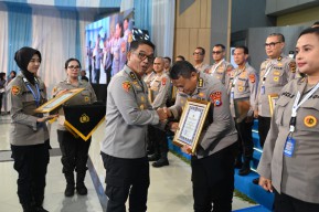 Biro Logistik Polda Jatim Raih 2 Penghargaan Pemanfaatan BMN dan Pelaporan Terbaik