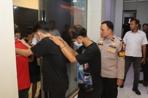 Polres Pelabuhan Tanjung Perak Tangkap Geng Remaja Bersajam yang Begal Motor di Bulak Surabaya
