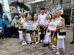 Bupati Sidoarjo Tutup Festival Bandeng dan Udang 2025, Dorong UMKM Perikanan Mendunia