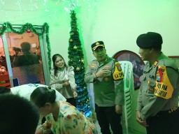 Kapolres Pelabuhan Tanjung Perak Pimpin Langsung Pengecekan Pengamanan Gereja di Tanjung Perak