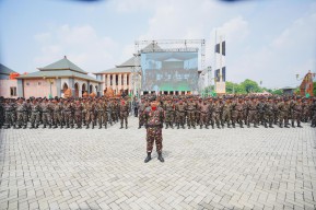 Kapolri Pimpin Apel Kebangsaan Banser, Perkuat Sinergi Pengamanan Natal 2025 dan Tahun Baru 2026