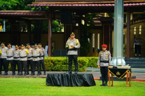 Wakapolri Tegaskan Polri Hadir untuk Kemanusiaan, Perkuat Penanganan Bencana di Tiga Provinsi