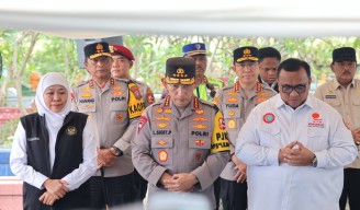 Kapolri Salurkan 1000 paket Sembako Untuk Warga di Nganjuk