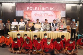 Polres Sampang Gelar konferensi Pers Sampaikan Capaian Kinerja 2025, Kasus Narkoba Menjadi Sorotan